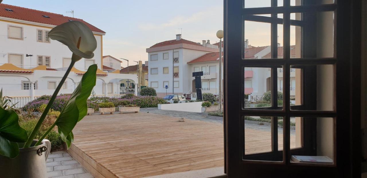 Boa Onda Guesthouse Atouguia Da Baleia Esterno foto